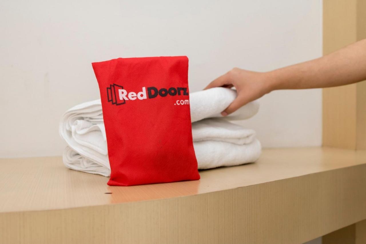 Reddoorz At Mayjen Sungkono Surabaya Luaran gambar
